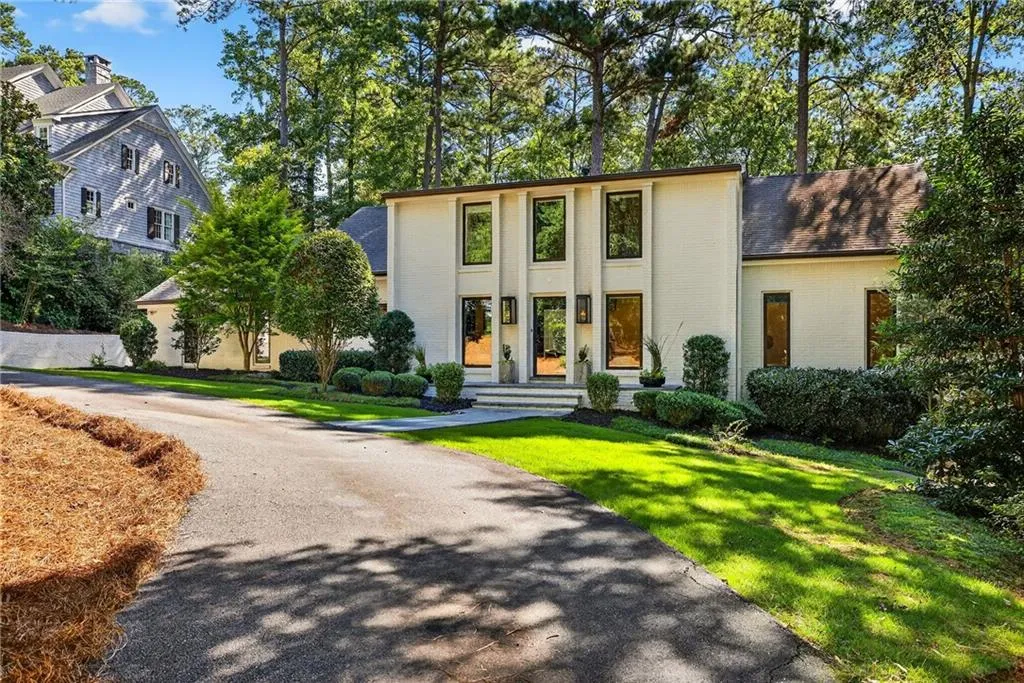 4351 N Elizabeth Lane Se, Atlanta, Georgia 30339, 6 Bedrooms Bedrooms, ,5 BathroomsBathrooms,Residential,For Sale,4351 N Elizabeth Lane Se,7639341