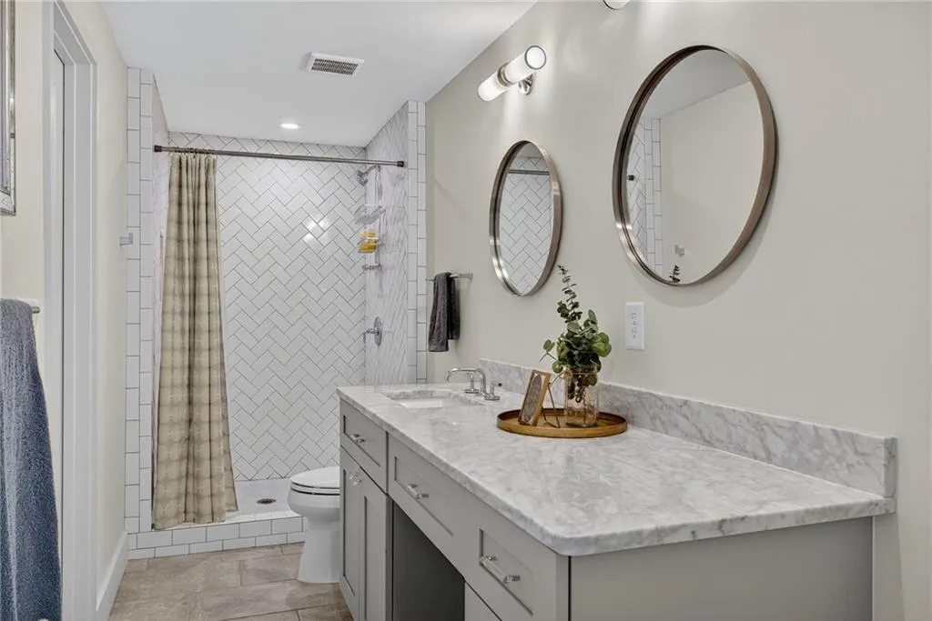 4351 N Elizabeth Lane Se, Atlanta, Georgia 30339, 6 Bedrooms Bedrooms, ,5 BathroomsBathrooms,Residential,For Sale,4351 N Elizabeth Lane Se,7639341