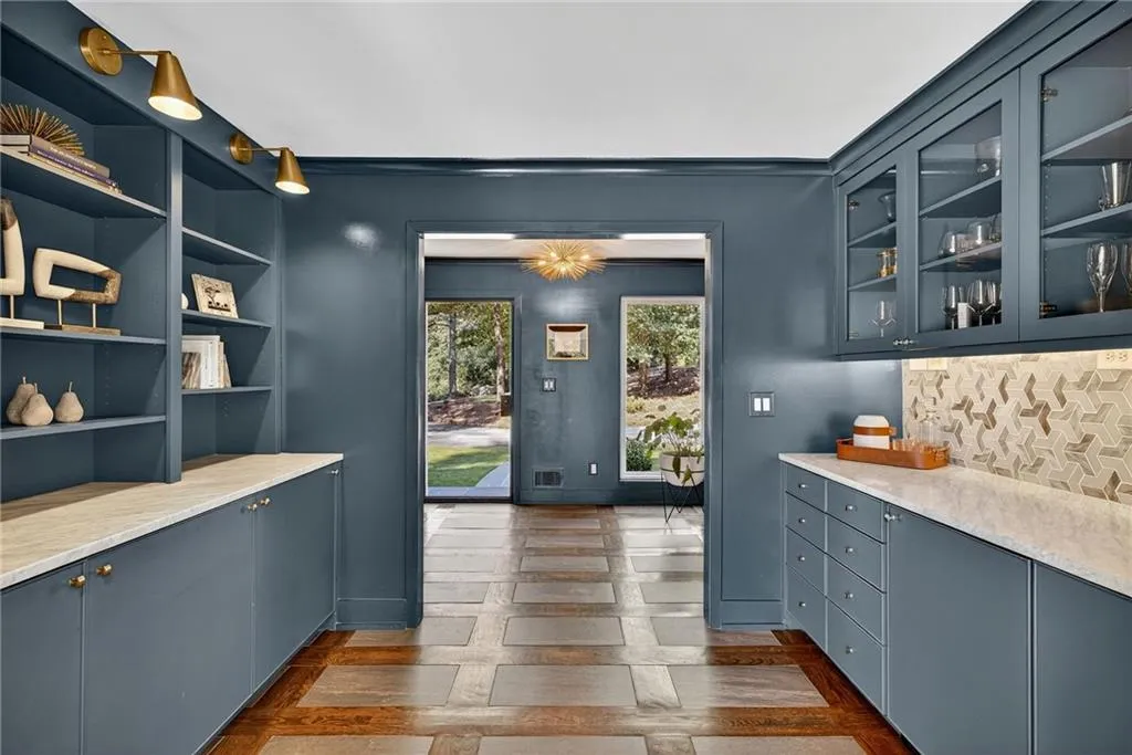 4351 N Elizabeth Lane Se, Atlanta, Georgia 30339, 6 Bedrooms Bedrooms, ,5 BathroomsBathrooms,Residential,For Sale,4351 N Elizabeth Lane Se,7639341