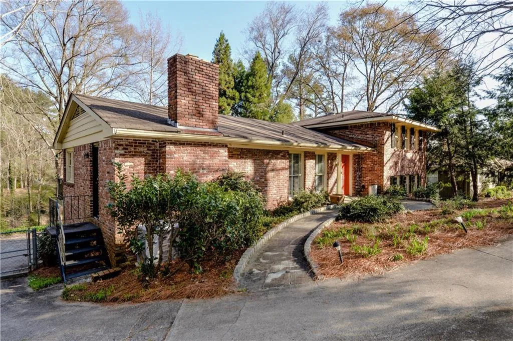 810 Starlight Drive, Sandy Springs, Georgia 30342, 3 Bedrooms Bedrooms, ,2 BathroomsBathrooms,Residential,Sold,810 Starlight Drive,5979258