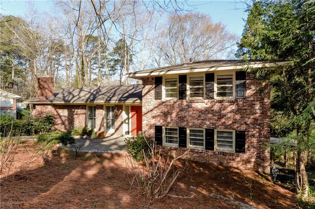 810 Starlight Drive, Sandy Springs, Georgia 30342, 3 Bedrooms Bedrooms, ,2 BathroomsBathrooms,Residential,Sold,810 Starlight Drive,5979258