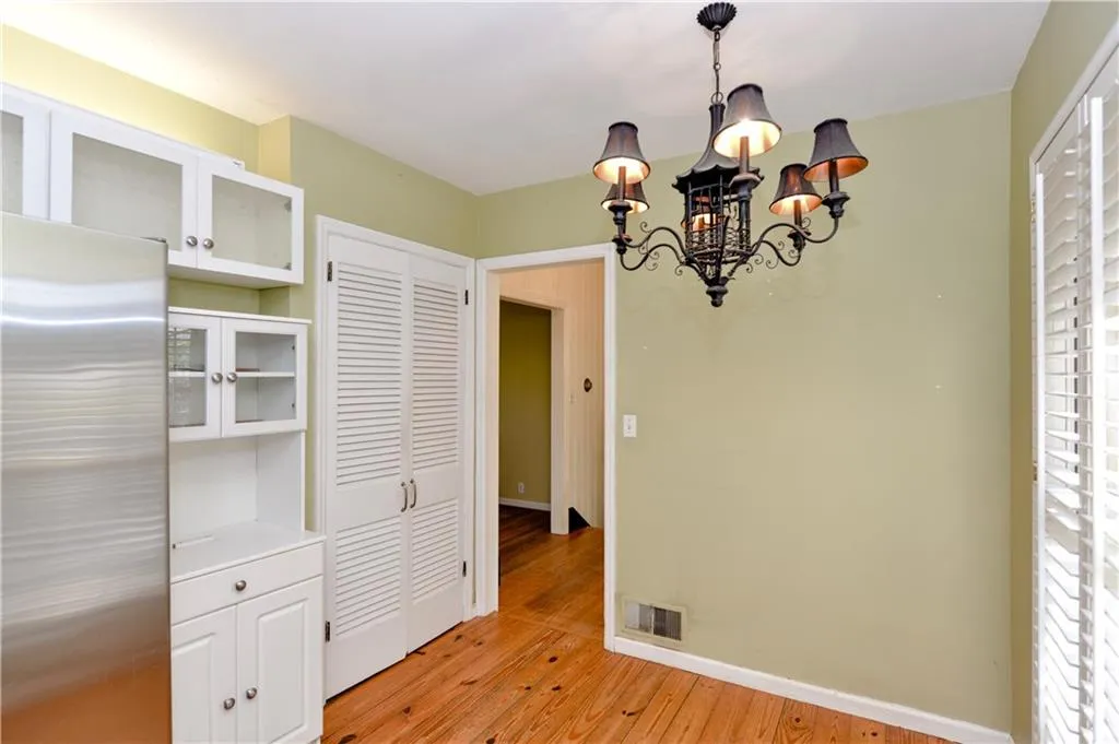 810 Starlight Drive, Sandy Springs, Georgia 30342, 3 Bedrooms Bedrooms, ,2 BathroomsBathrooms,Residential,Sold,810 Starlight Drive,5979258