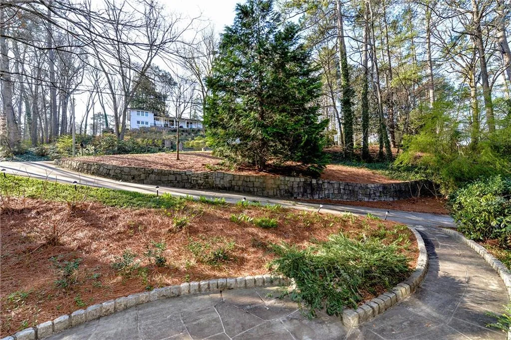 810 Starlight Drive, Sandy Springs, Georgia 30342, 3 Bedrooms Bedrooms, ,2 BathroomsBathrooms,Residential,Sold,810 Starlight Drive,5979258