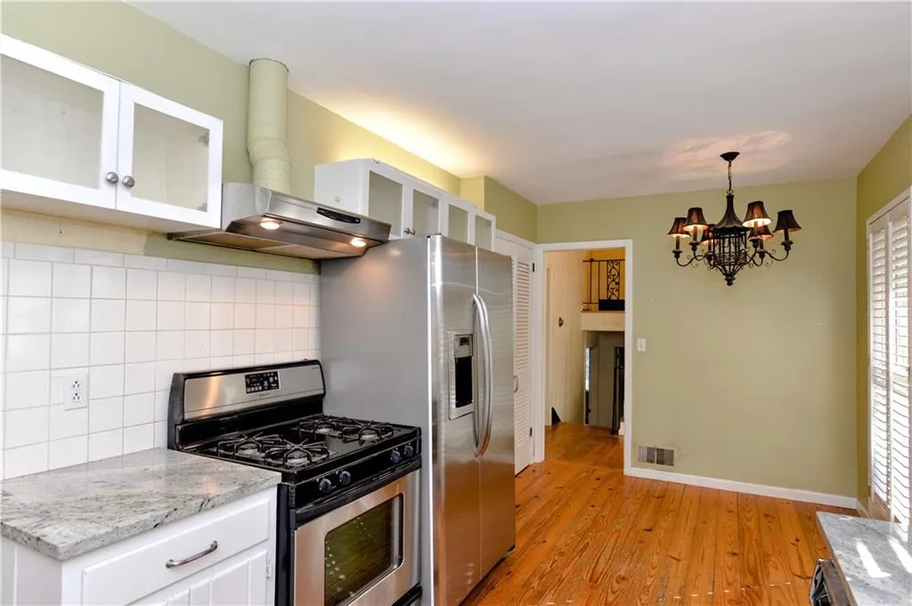 810 Starlight Drive, Sandy Springs, Georgia 30342, 3 Bedrooms Bedrooms, ,2 BathroomsBathrooms,Residential,Sold,810 Starlight Drive,5979258