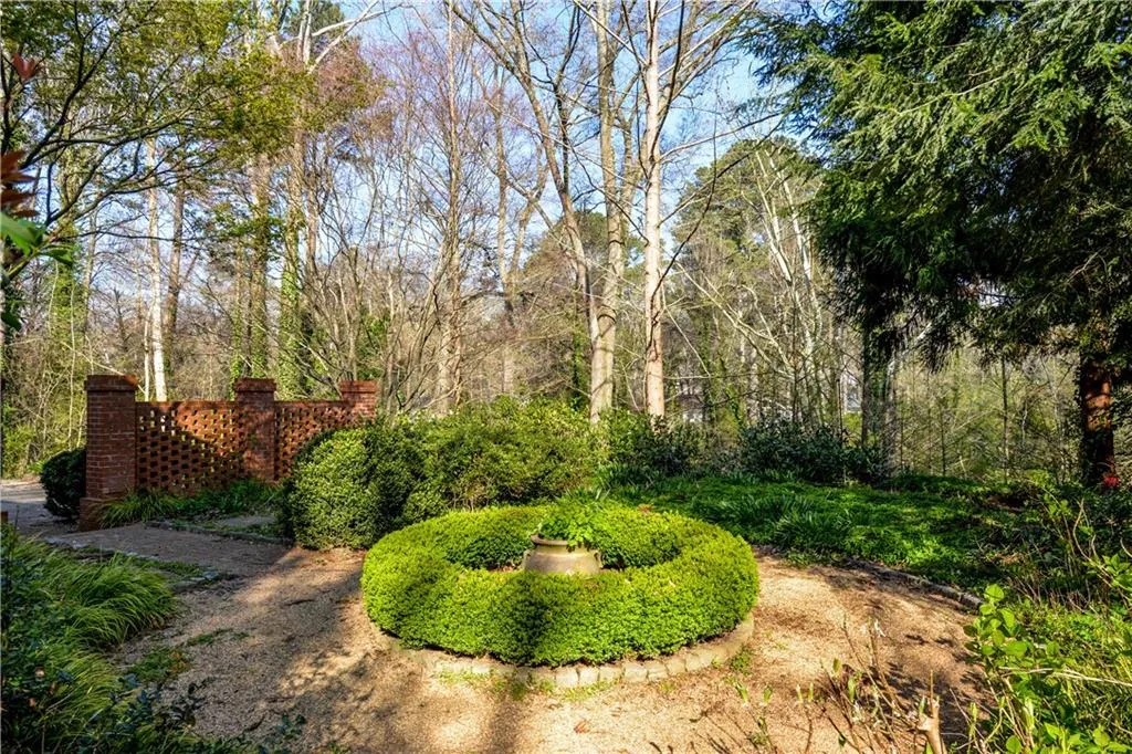 810 Starlight Drive, Sandy Springs, Georgia 30342, 3 Bedrooms Bedrooms, ,2 BathroomsBathrooms,Residential,Sold,810 Starlight Drive,5979258