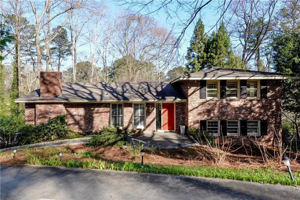 810 Starlight Drive, Sandy Springs, Georgia 30342, 3 Bedrooms Bedrooms, ,2 BathroomsBathrooms,Residential,Sold,810 Starlight Drive,5979258