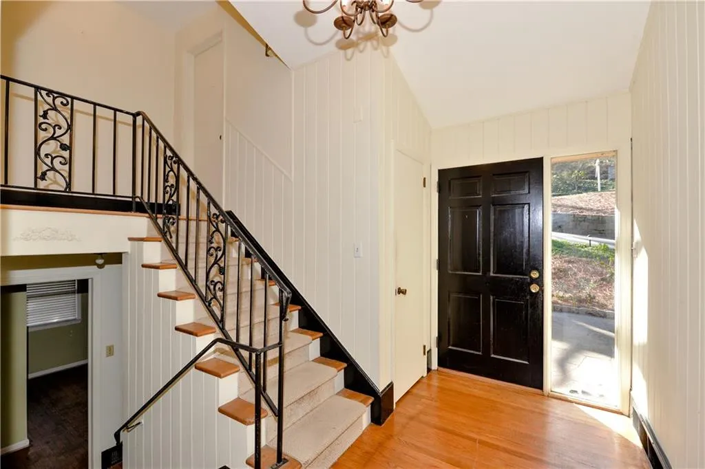 810 Starlight Drive, Sandy Springs, Georgia 30342, 3 Bedrooms Bedrooms, ,2 BathroomsBathrooms,Residential,Sold,810 Starlight Drive,5979258