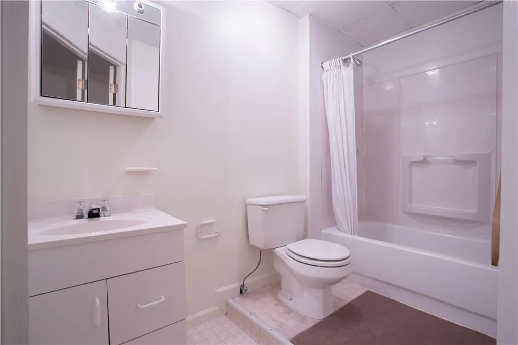 800 Towergate Place, Sandy Springs, Georgia 30350, 4 Bedrooms Bedrooms, ,3 BathroomsBathrooms,Residential,Sold,800 Towergate Place,5749167