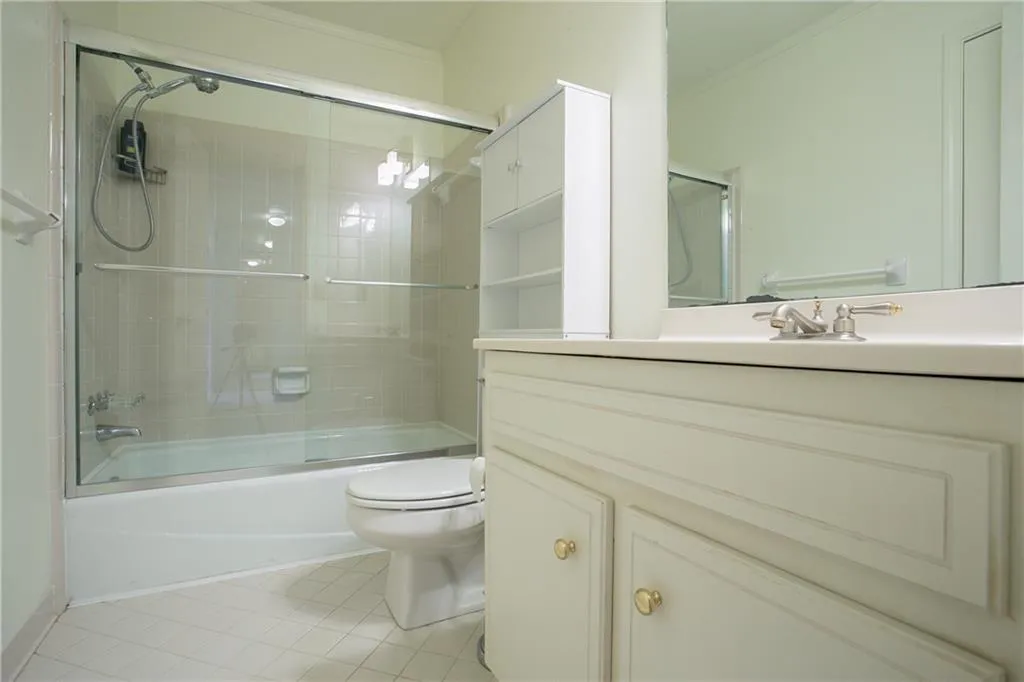 800 Towergate Place, Sandy Springs, Georgia 30350, 4 Bedrooms Bedrooms, ,3 BathroomsBathrooms,Residential,Sold,800 Towergate Place,5749167