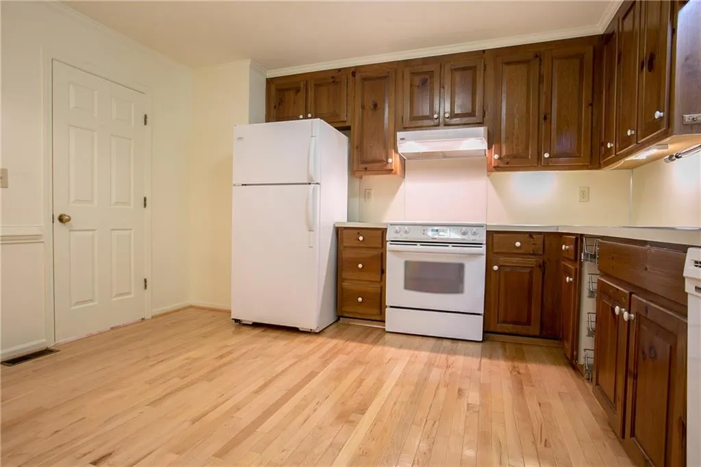 800 Towergate Place, Sandy Springs, Georgia 30350, 4 Bedrooms Bedrooms, ,3 BathroomsBathrooms,Residential,Sold,800 Towergate Place,5749167