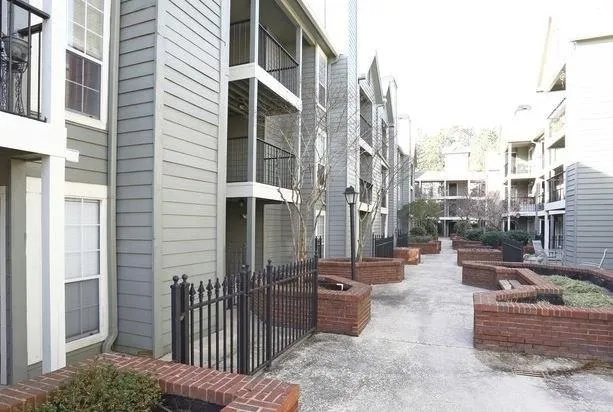 329 Granville Court, Sandy Springs, Georgia 30328, 1 Bedroom Bedrooms, ,1 BathroomBathrooms,Residential,Sold,329 Granville Court,5943930