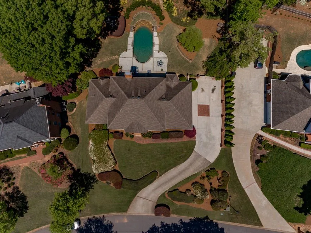 210 Grogans Landing, Sandy Springs, Georgia 30350, 5 Bedrooms Bedrooms, ,4 BathroomsBathrooms,Residential,Sold,210 Grogans Landing,6872505