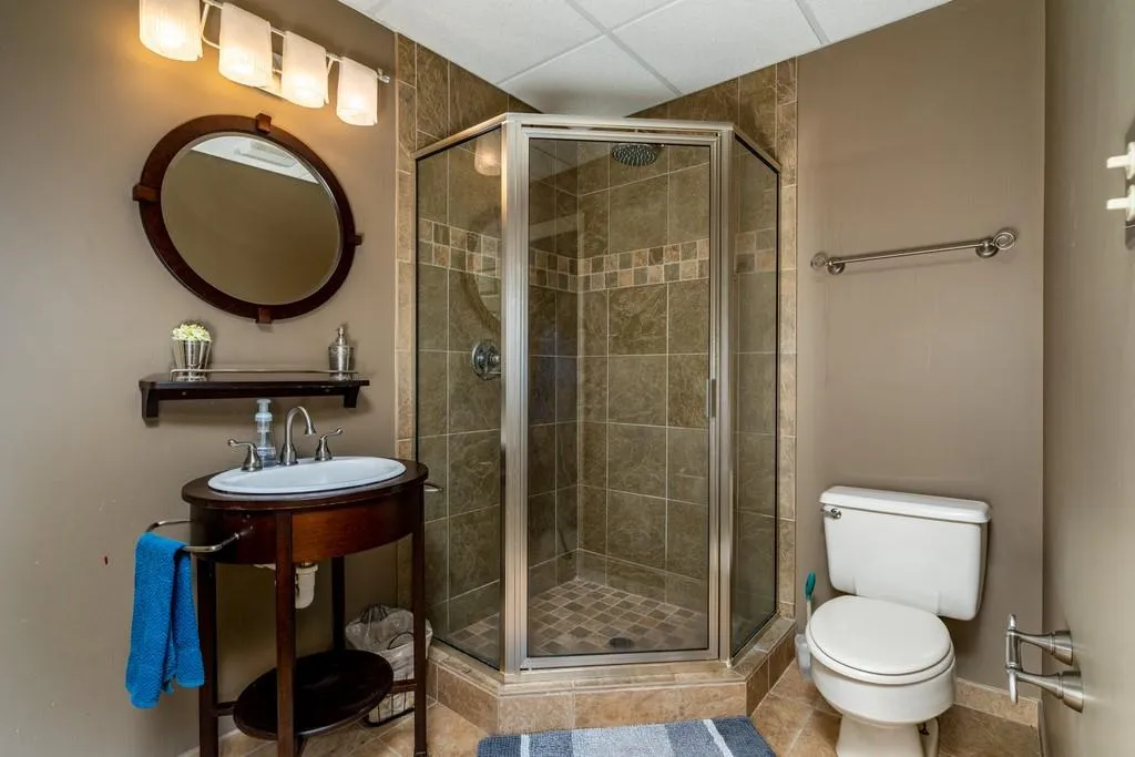 210 Grogans Landing, Sandy Springs, Georgia 30350, 5 Bedrooms Bedrooms, ,4 BathroomsBathrooms,Residential,Sold,210 Grogans Landing,6872505