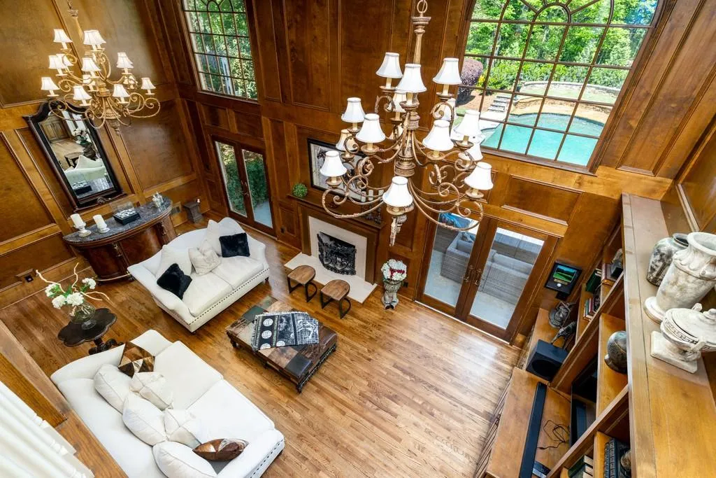210 Grogans Landing, Sandy Springs, Georgia 30350, 5 Bedrooms Bedrooms, ,4 BathroomsBathrooms,Residential,Sold,210 Grogans Landing,6872505