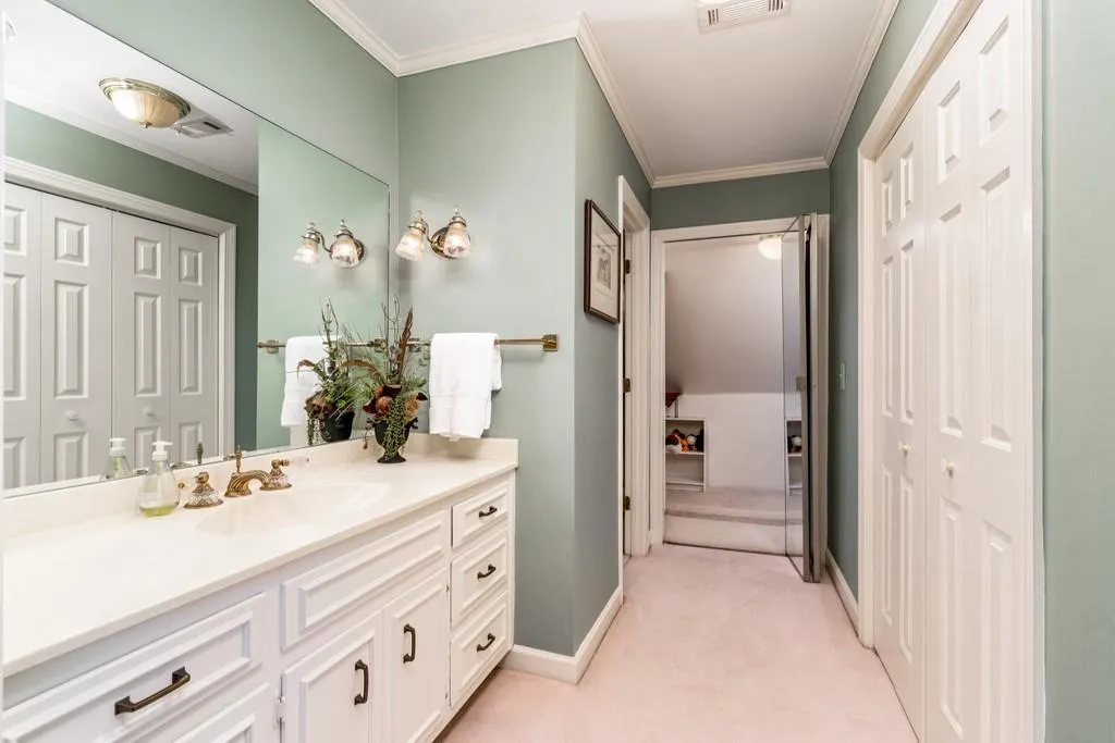 210 Grogans Landing, Sandy Springs, Georgia 30350, 5 Bedrooms Bedrooms, ,4 BathroomsBathrooms,Residential,Sold,210 Grogans Landing,6872505