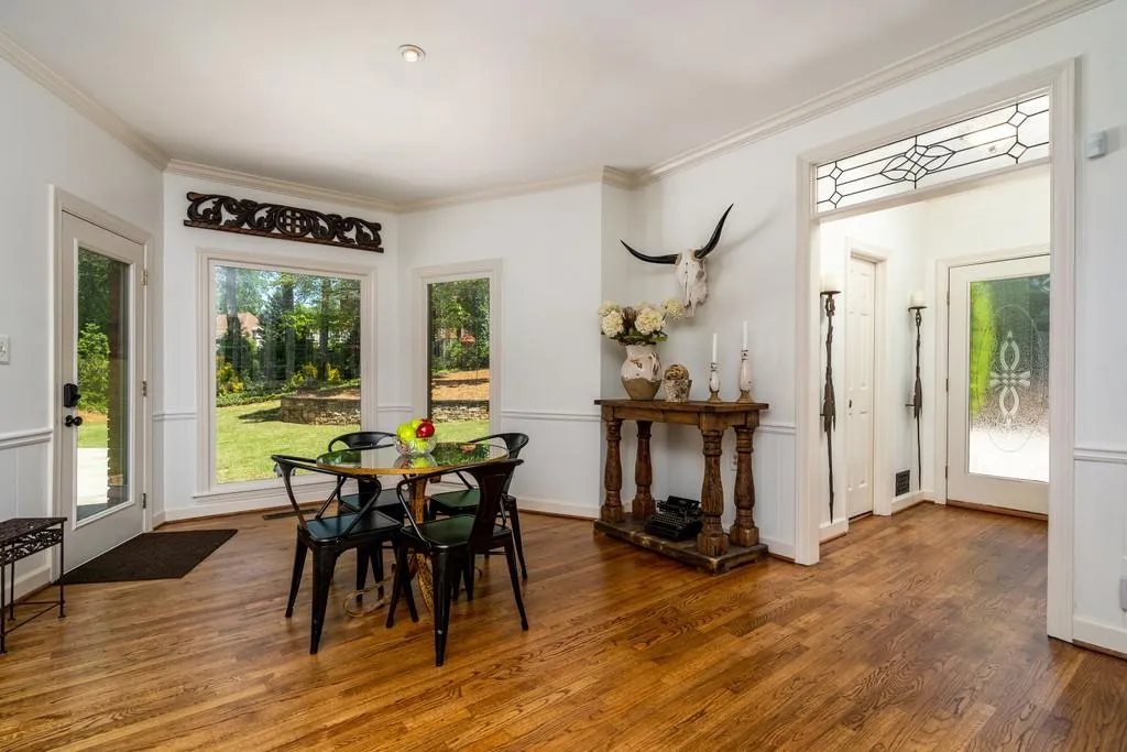 210 Grogans Landing, Sandy Springs, Georgia 30350, 5 Bedrooms Bedrooms, ,4 BathroomsBathrooms,Residential,Sold,210 Grogans Landing,6872505