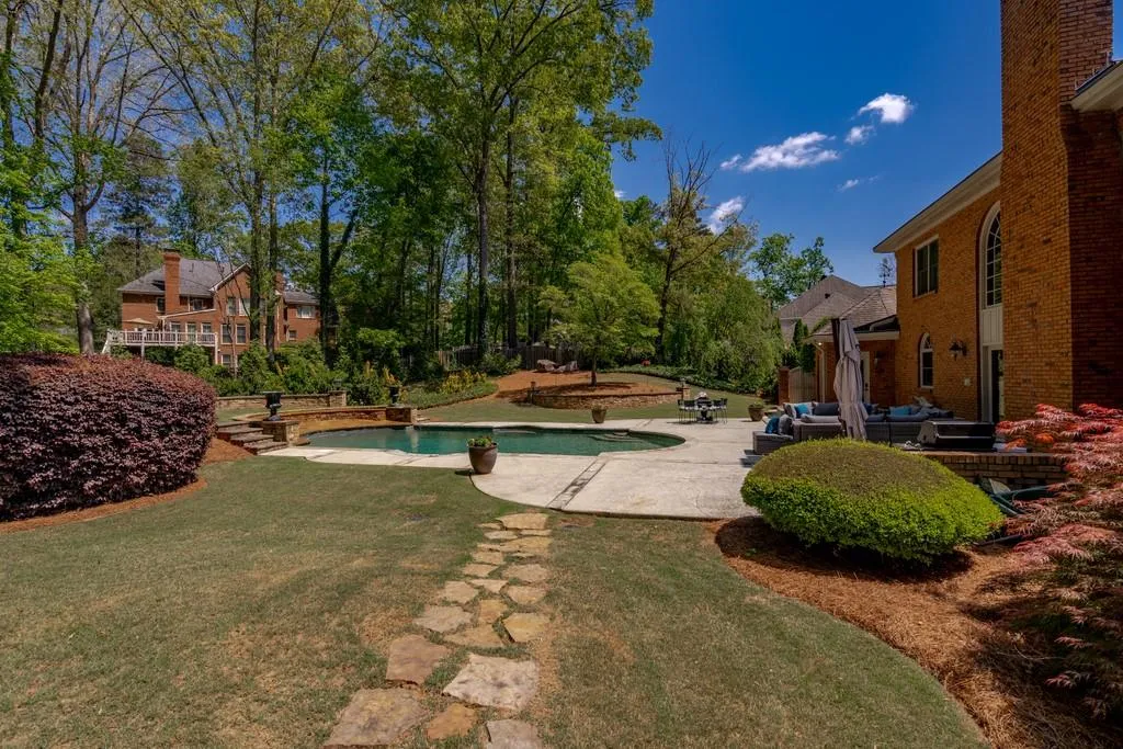 210 Grogans Landing, Sandy Springs, Georgia 30350, 5 Bedrooms Bedrooms, ,4 BathroomsBathrooms,Residential,Sold,210 Grogans Landing,6872505