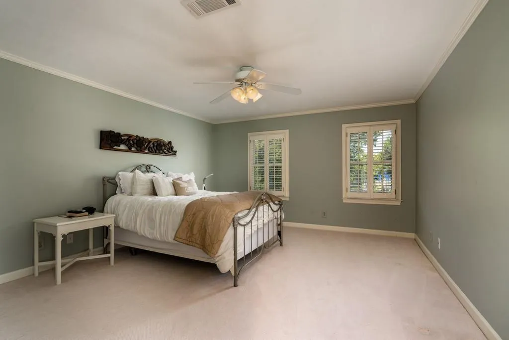 210 Grogans Landing, Sandy Springs, Georgia 30350, 5 Bedrooms Bedrooms, ,4 BathroomsBathrooms,Residential,Sold,210 Grogans Landing,6872505