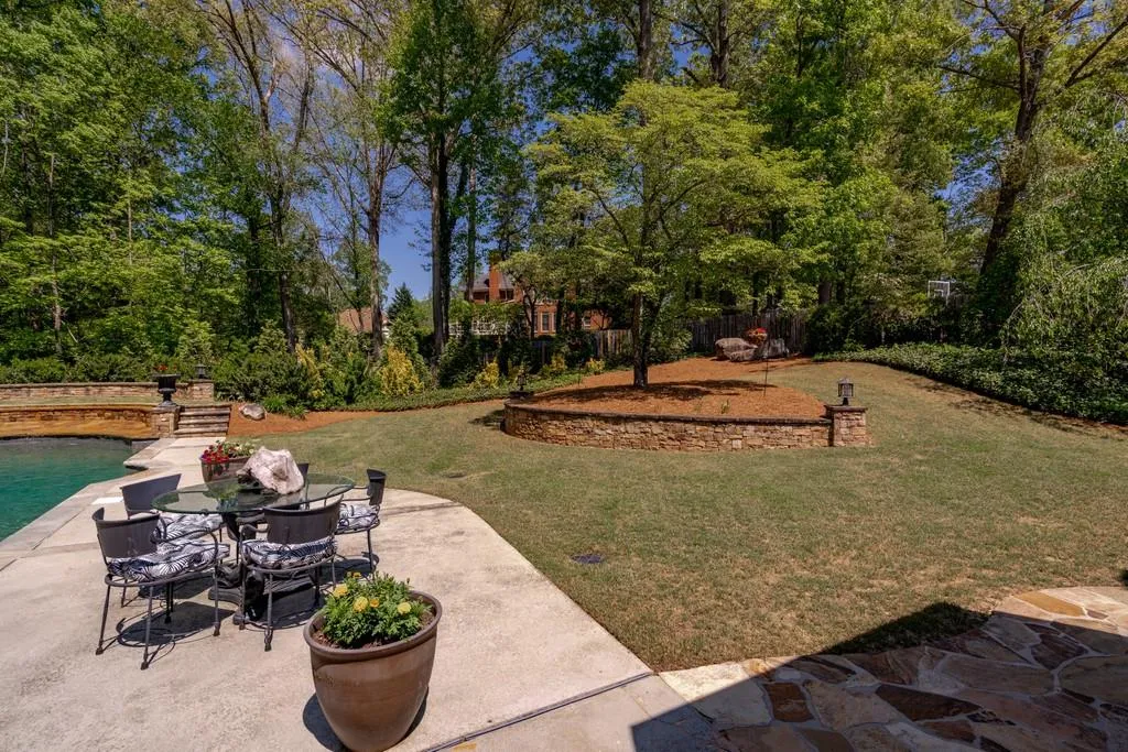 210 Grogans Landing, Sandy Springs, Georgia 30350, 5 Bedrooms Bedrooms, ,4 BathroomsBathrooms,Residential,Sold,210 Grogans Landing,6872505