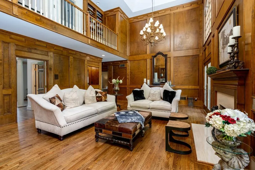 210 Grogans Landing, Sandy Springs, Georgia 30350, 5 Bedrooms Bedrooms, ,4 BathroomsBathrooms,Residential,Sold,210 Grogans Landing,6872505