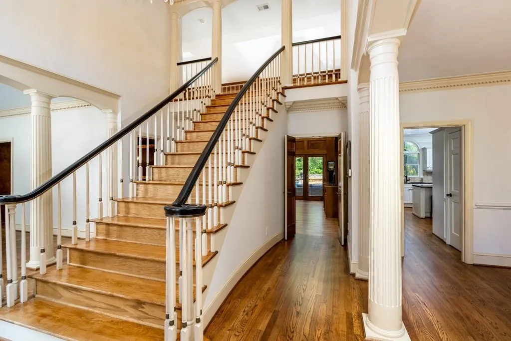 210 Grogans Landing, Sandy Springs, Georgia 30350, 5 Bedrooms Bedrooms, ,4 BathroomsBathrooms,Residential,Sold,210 Grogans Landing,6872505