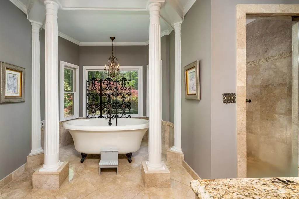 210 Grogans Landing, Sandy Springs, Georgia 30350, 5 Bedrooms Bedrooms, ,4 BathroomsBathrooms,Residential,Sold,210 Grogans Landing,6872505