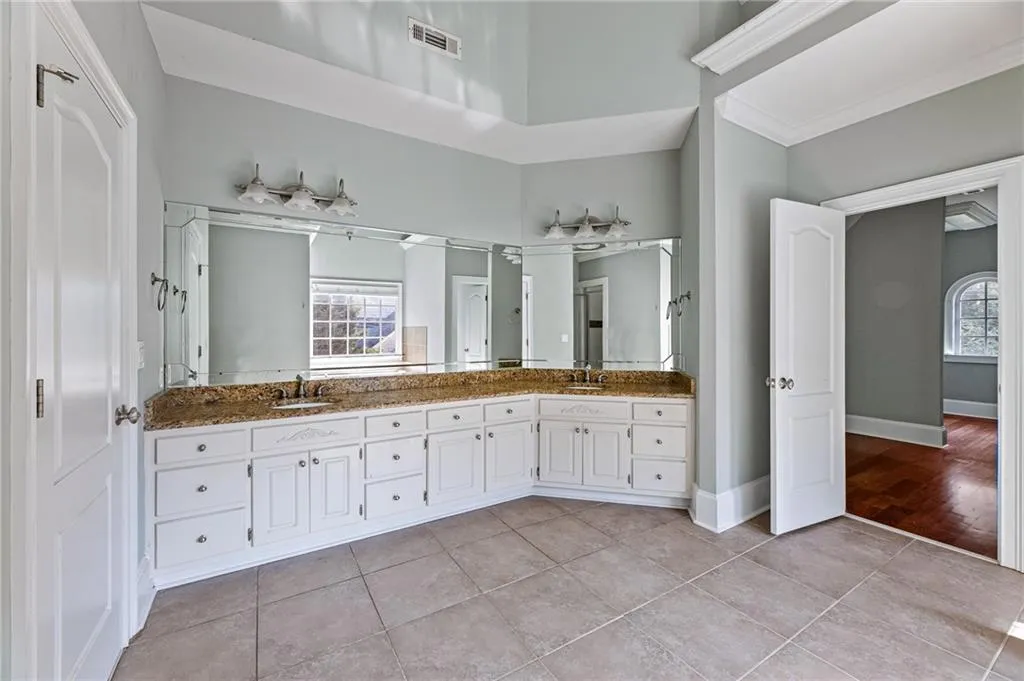 4130 Spalding Drive, Sandy Springs, Georgia 30350, 5 Bedrooms Bedrooms, ,4 BathroomsBathrooms,Residential,Sold,4130 Spalding Drive,7230612