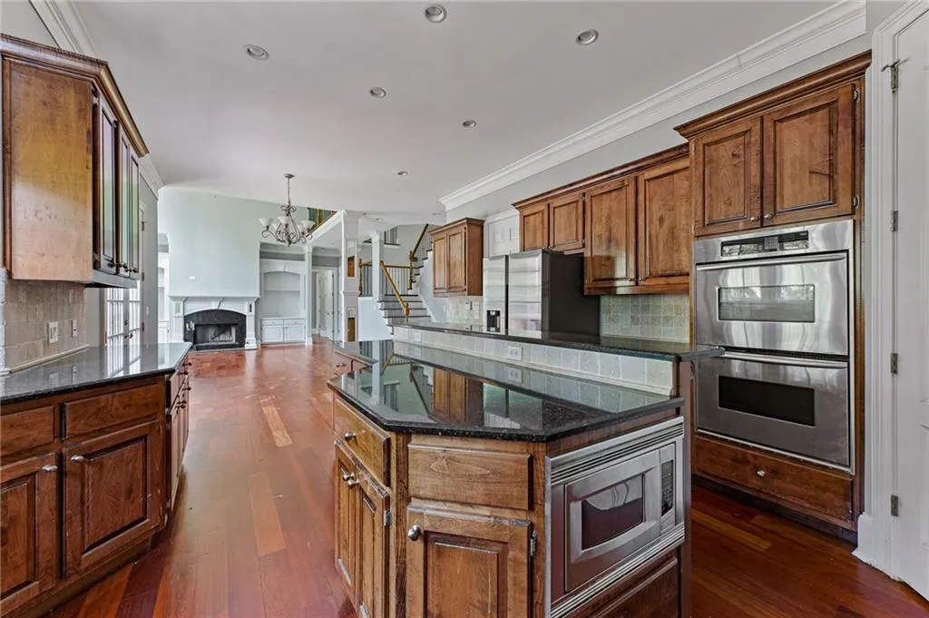 4130 Spalding Drive, Sandy Springs, Georgia 30350, 5 Bedrooms Bedrooms, ,4 BathroomsBathrooms,Residential,Sold,4130 Spalding Drive,7230612