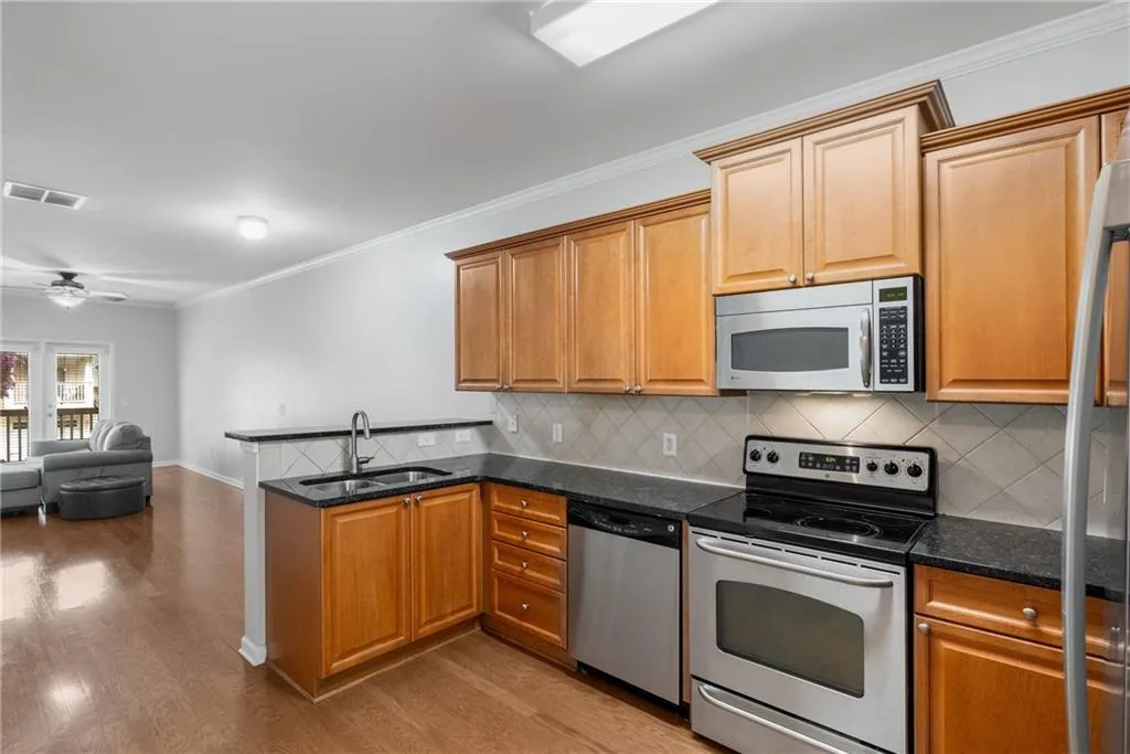 1529 Liberty Parkway Nw Unit 2314, Atlanta, Georgia 30318, 3 Bedrooms Bedrooms, ,2 BathroomsBathrooms,Residential,For Sale,1529 Liberty Parkway Nw Unit 2314,7589789