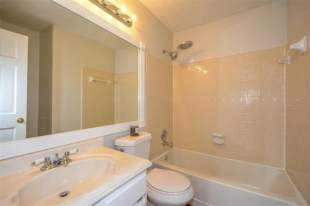 604 Wedgewood Way, Sandy Springs, Georgia 30350, 2 Bedrooms Bedrooms, ,2 BathroomsBathrooms,Residential,Sold,604 Wedgewood Way,5950475