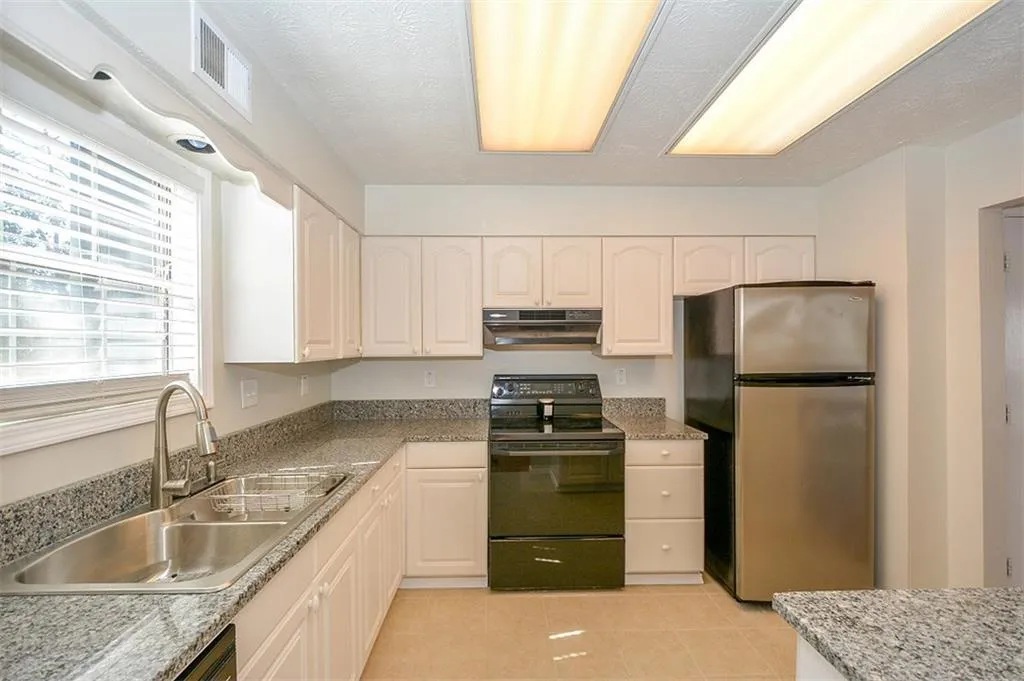 604 Wedgewood Way, Sandy Springs, Georgia 30350, 2 Bedrooms Bedrooms, ,2 BathroomsBathrooms,Residential,Sold,604 Wedgewood Way,5950475