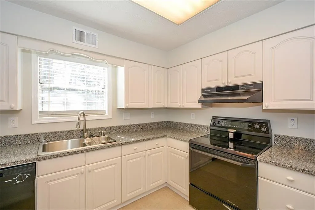 604 Wedgewood Way, Sandy Springs, Georgia 30350, 2 Bedrooms Bedrooms, ,2 BathroomsBathrooms,Residential,Sold,604 Wedgewood Way,5950475