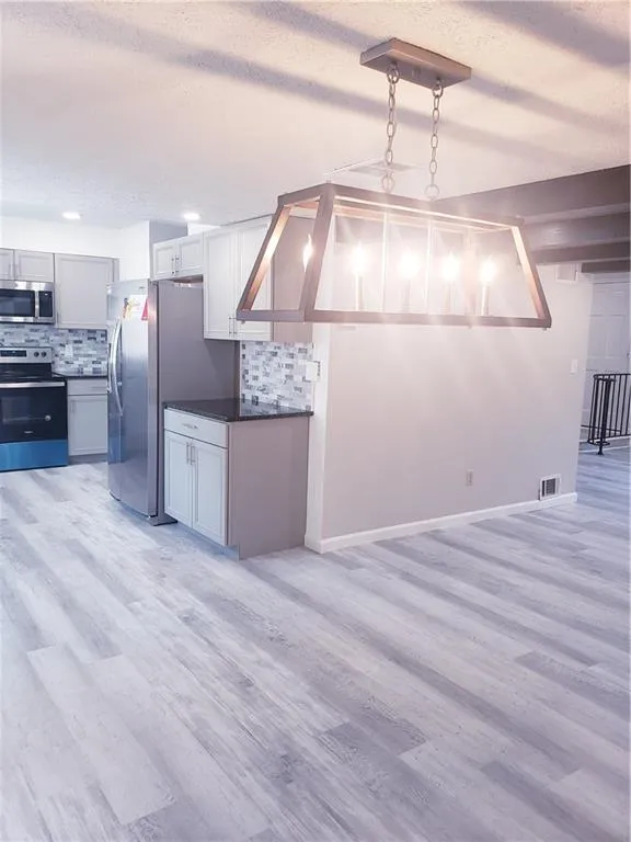 7308 Cardigan Circle, Sandy Springs, Georgia 30328, 3 Bedrooms Bedrooms, ,2 BathroomsBathrooms,Residential,Sold,7308 Cardigan Circle,6919213