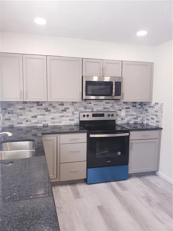 7308 Cardigan Circle, Sandy Springs, Georgia 30328, 3 Bedrooms Bedrooms, ,2 BathroomsBathrooms,Residential,Sold,7308 Cardigan Circle,6919213