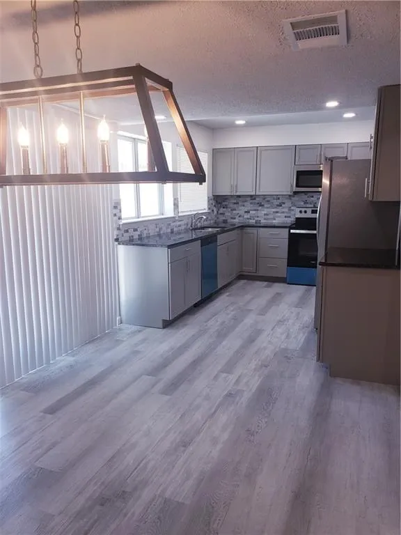 7308 Cardigan Circle, Sandy Springs, Georgia 30328, 3 Bedrooms Bedrooms, ,2 BathroomsBathrooms,Residential,Sold,7308 Cardigan Circle,6919213