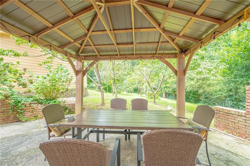 6470 Wright Circle, Atlanta, Georgia 30328, 4 Bedrooms Bedrooms, ,3 BathroomsBathrooms,Residential,Sold,6470 Wright Circle,6927854