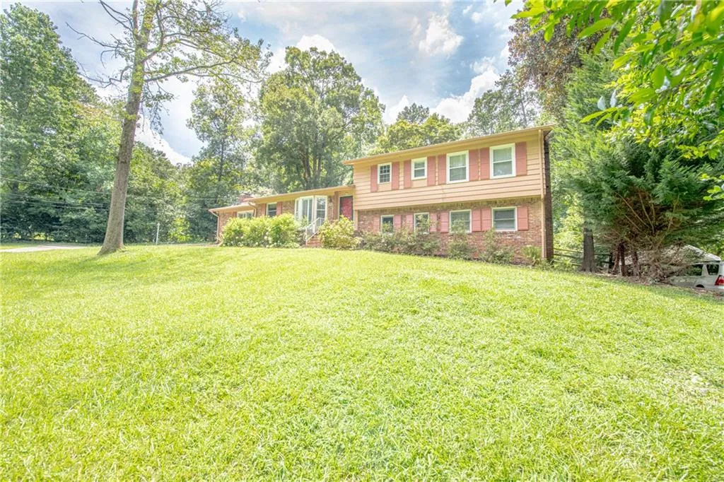 6470 Wright Circle, Atlanta, Georgia 30328, 4 Bedrooms Bedrooms, ,3 BathroomsBathrooms,Residential,Sold,6470 Wright Circle,6927854
