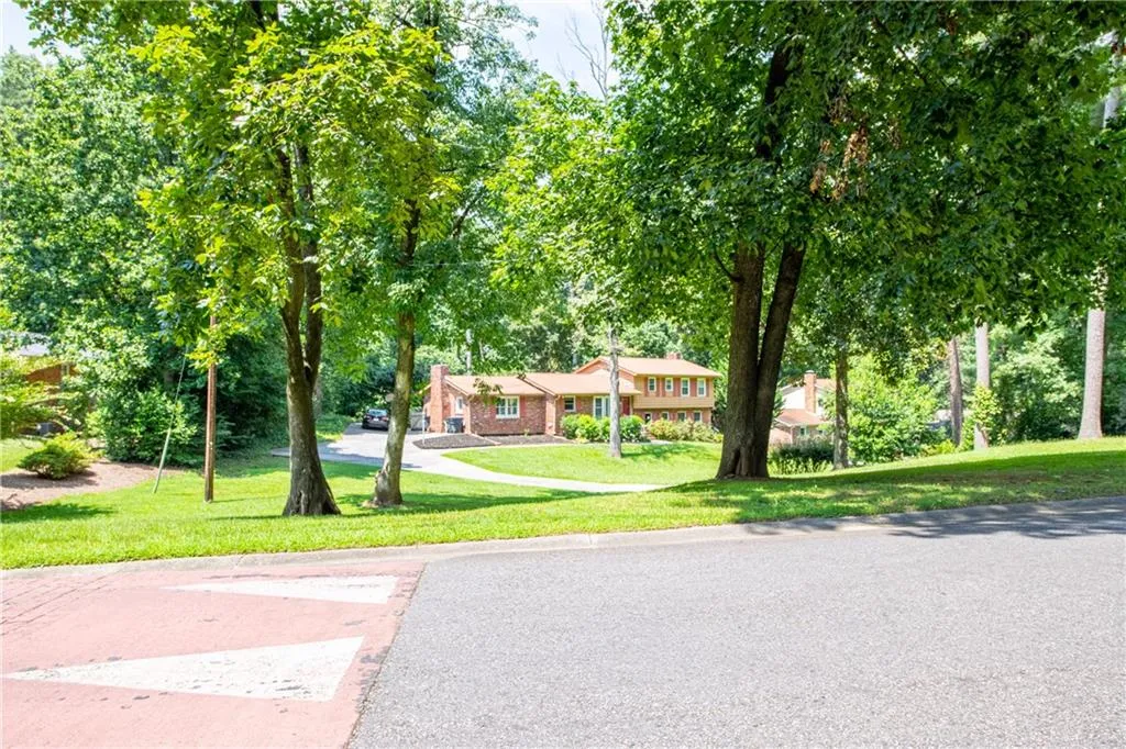 6470 Wright Circle, Atlanta, Georgia 30328, 4 Bedrooms Bedrooms, ,3 BathroomsBathrooms,Residential,Sold,6470 Wright Circle,6927854