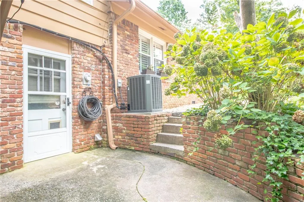 6470 Wright Circle, Atlanta, Georgia 30328, 4 Bedrooms Bedrooms, ,3 BathroomsBathrooms,Residential,Sold,6470 Wright Circle,6927854