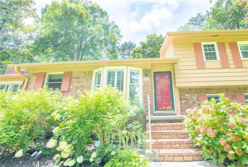 6470 Wright Circle, Atlanta, Georgia 30328, 4 Bedrooms Bedrooms, ,3 BathroomsBathrooms,Residential,Sold,6470 Wright Circle,6927854