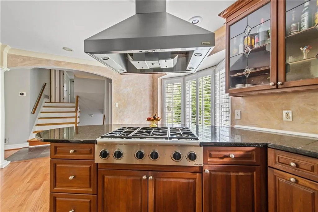 6470 Wright Circle, Atlanta, Georgia 30328, 4 Bedrooms Bedrooms, ,3 BathroomsBathrooms,Residential,Sold,6470 Wright Circle,6927854