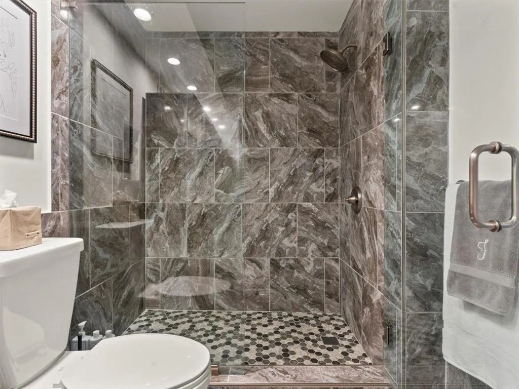 3530 Piedmont Road Ne Unit 11a, Atlanta, Georgia 30305, 2 Bedrooms Bedrooms, ,2 BathroomsBathrooms,Residential,For Sale,3530 Piedmont Road Ne Unit 11a,7638178
