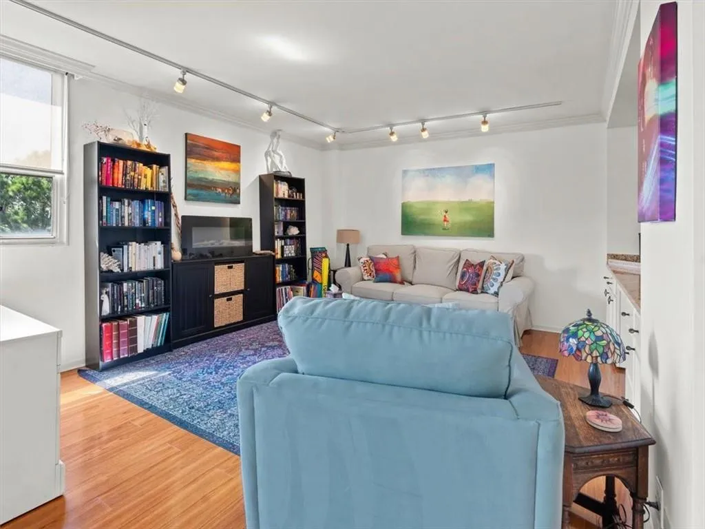 3530 Piedmont Road Ne Unit 11a, Atlanta, Georgia 30305, 2 Bedrooms Bedrooms, ,2 BathroomsBathrooms,Residential,For Sale,3530 Piedmont Road Ne Unit 11a,7638178
