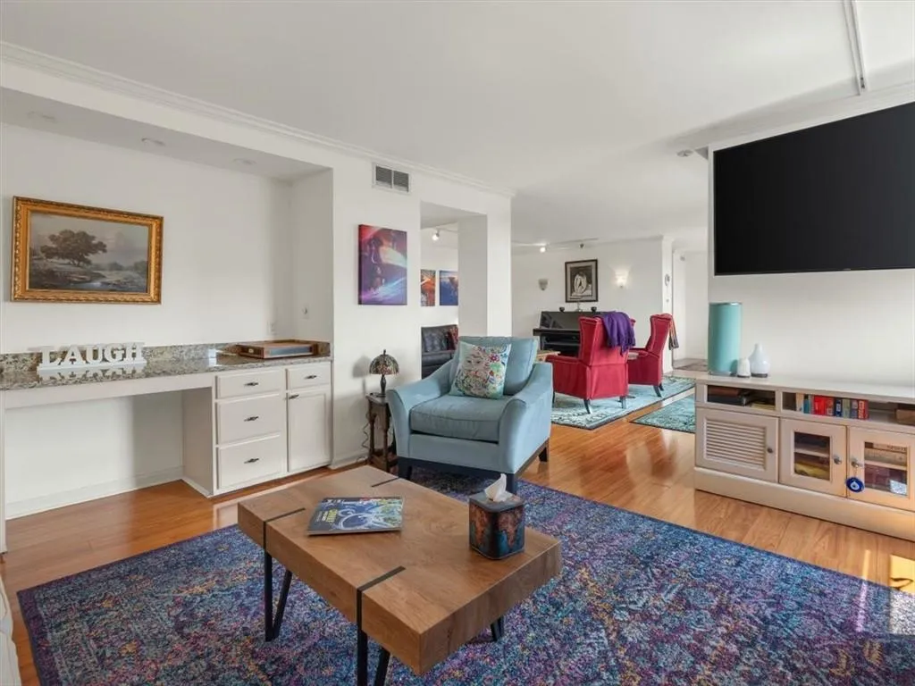 3530 Piedmont Road Ne Unit 11a, Atlanta, Georgia 30305, 2 Bedrooms Bedrooms, ,2 BathroomsBathrooms,Residential,For Sale,3530 Piedmont Road Ne Unit 11a,7638178