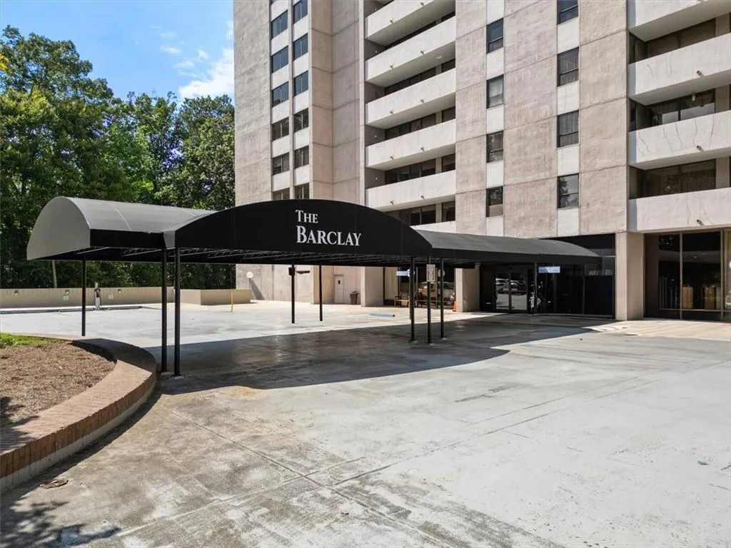 3530 Piedmont Road Ne Unit 11a, Atlanta, Georgia 30305, 2 Bedrooms Bedrooms, ,2 BathroomsBathrooms,Residential,For Sale,3530 Piedmont Road Ne Unit 11a,7638178