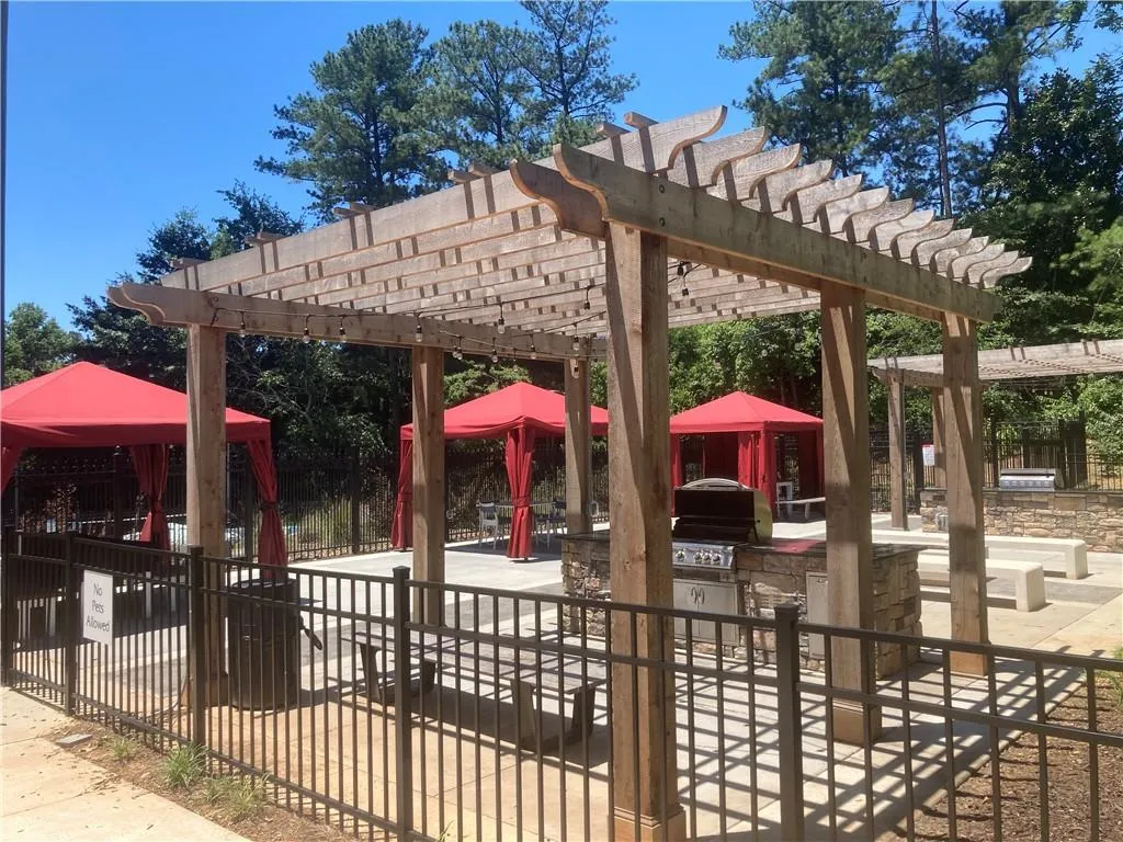 799 Hammond Drive Unit 228, Sandy Springs, Georgia 30328, 2 Bedrooms Bedrooms, ,2 BathroomsBathrooms,Residential,Sold,799 Hammond Drive Unit 228,6921139