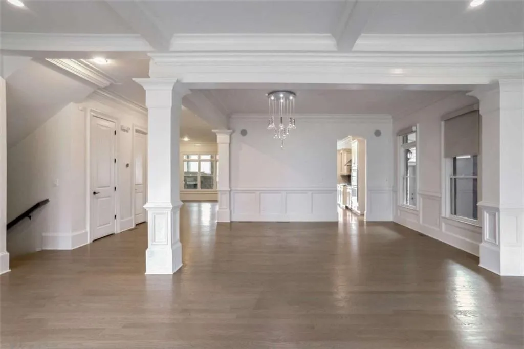 2733 Caldwell Road, Brookhaven, Georgia 30319, 6 Bedrooms Bedrooms, ,5 BathroomsBathrooms,Residential,For Sale,2733 Caldwell Road,7625420