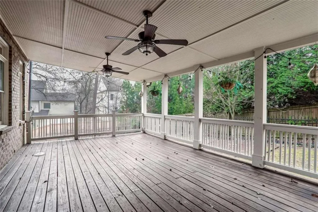 2733 Caldwell Road, Brookhaven, Georgia 30319, 6 Bedrooms Bedrooms, ,5 BathroomsBathrooms,Residential,For Sale,2733 Caldwell Road,7625420