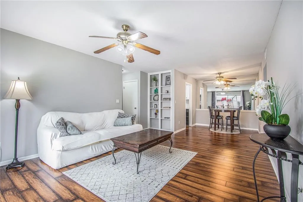 6851 Roswell Road Unit B7, Sandy Springs, Georgia 30328, 1 Bedroom Bedrooms, ,1 BathroomBathrooms,Residential,Sold,6851 Roswell Road Unit B7,7020371