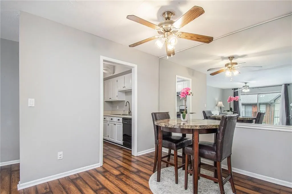 6851 Roswell Road Unit B7, Sandy Springs, Georgia 30328, 1 Bedroom Bedrooms, ,1 BathroomBathrooms,Residential,Sold,6851 Roswell Road Unit B7,7020371